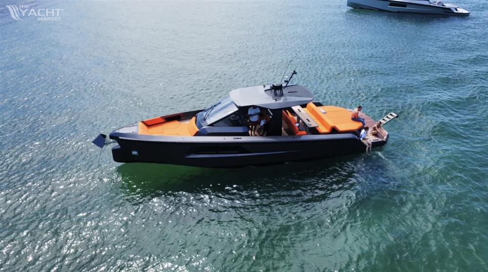 Maori Yacht 46 Hard Top