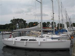 - Hanse 370
