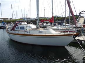 Sovereign 32 Deck saloon