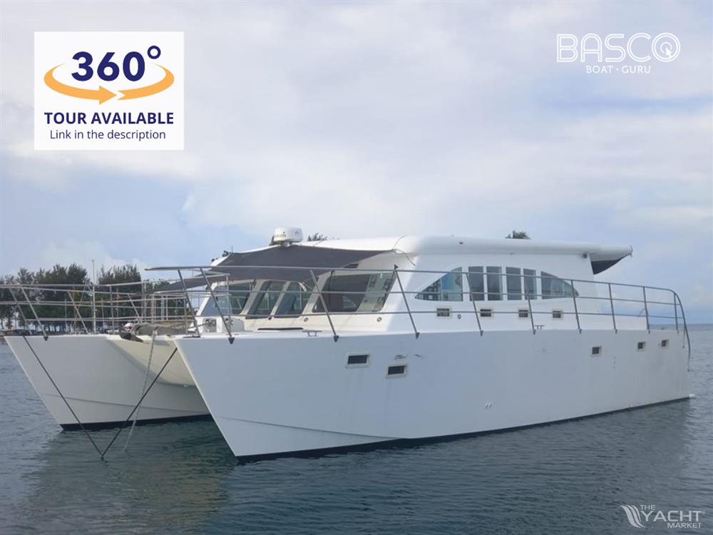 Custom Bruce Roberts RCAT 395