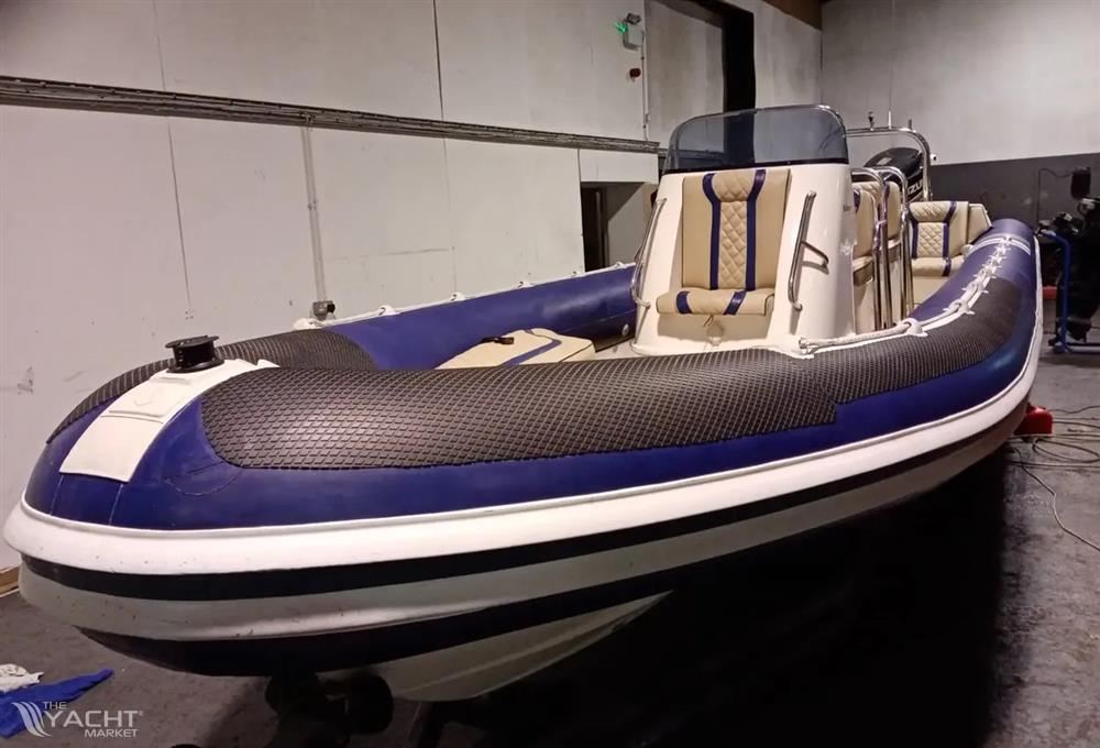 Cobra Nautique 8.0m