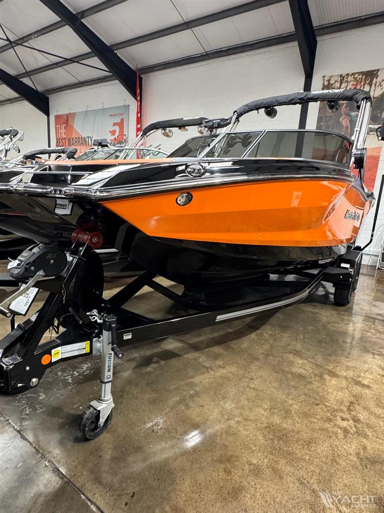 Mastercraft NXT22 SURFSTAR