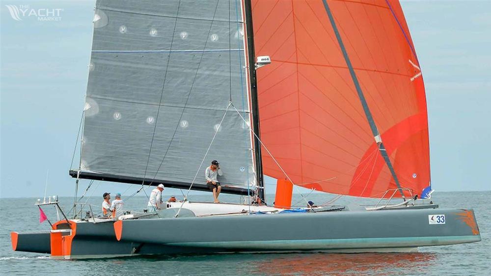 Custom Bat Kare 42 Trimaran