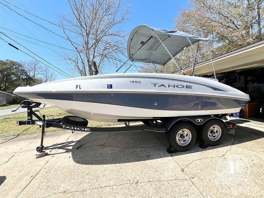Tahoe 1950 - Tahoe 1950 Deck Boat