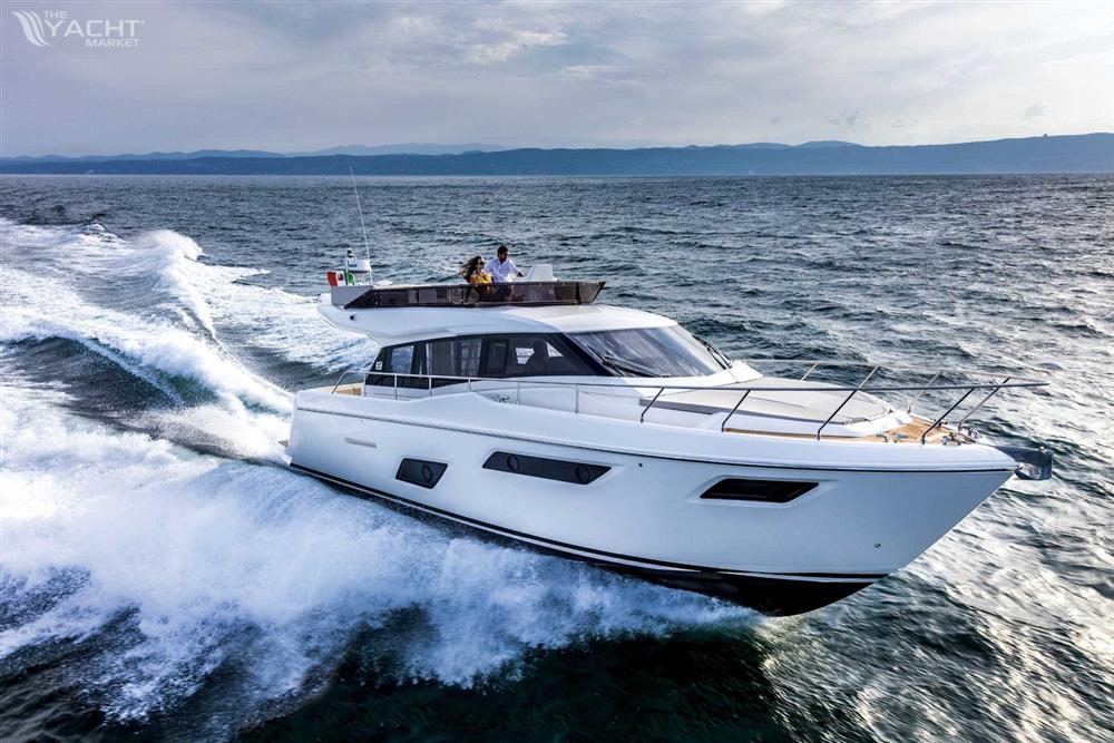 FERRETTI 450