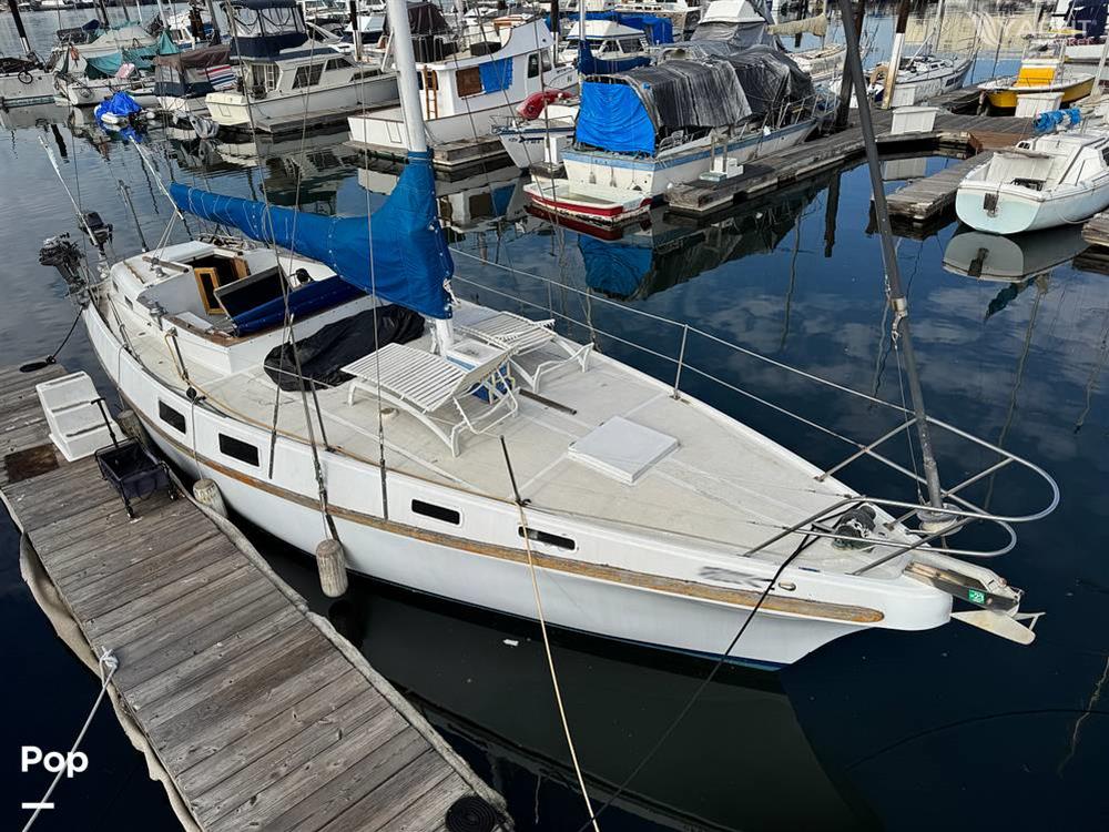 Yorktown Center Cockpit - 1982 Yorktown Center Cockpit - Photo #1