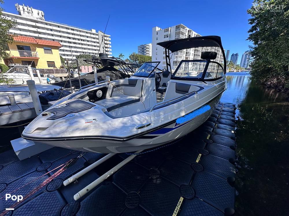 Yamaha AR240 - Top Side View