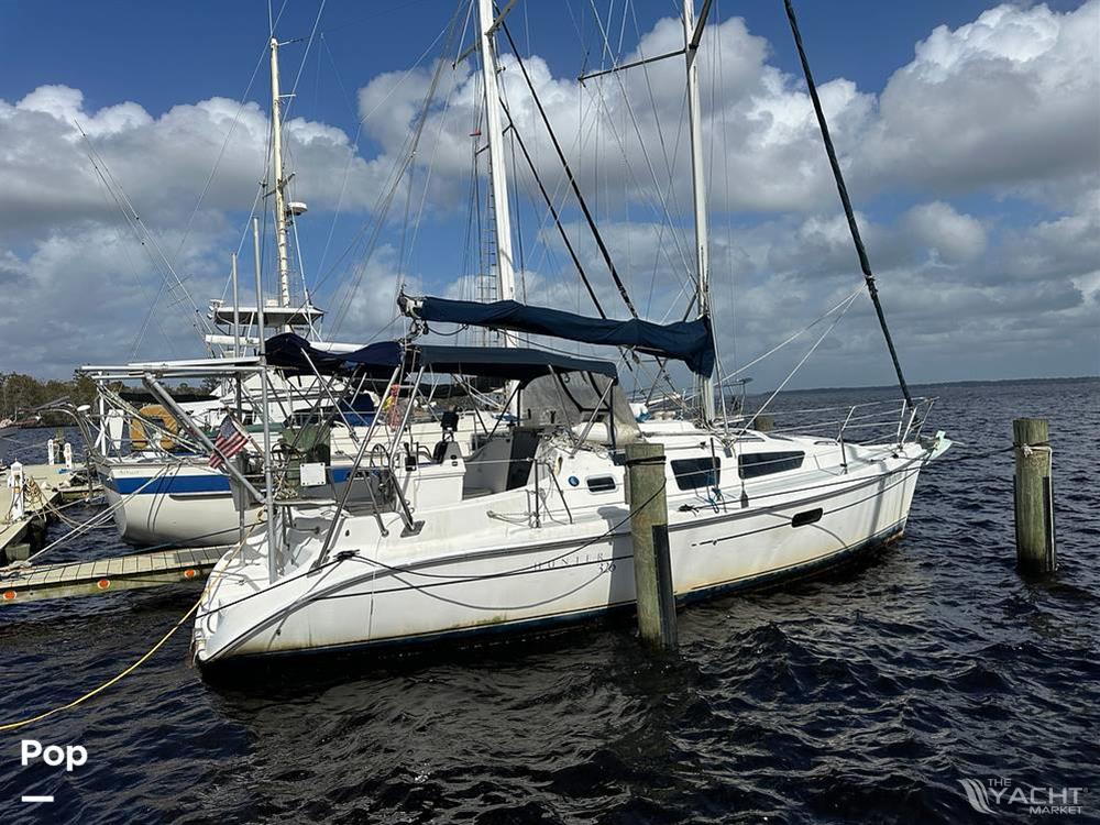 Hunter 326 Cruiser - 2002 Hunter 326 Cruiser