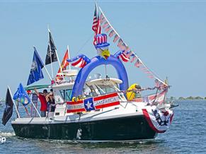 Albin 28 Tournament Express Flush Deck