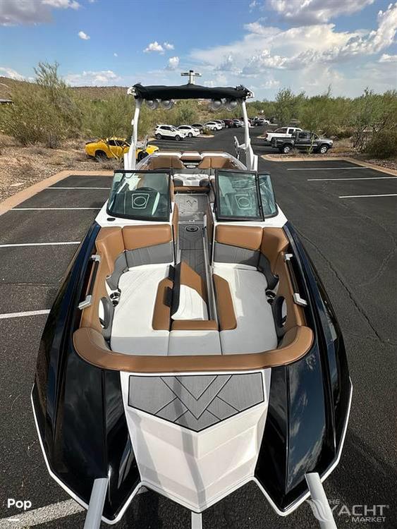 Supra SE550 - Front View Bow Area-