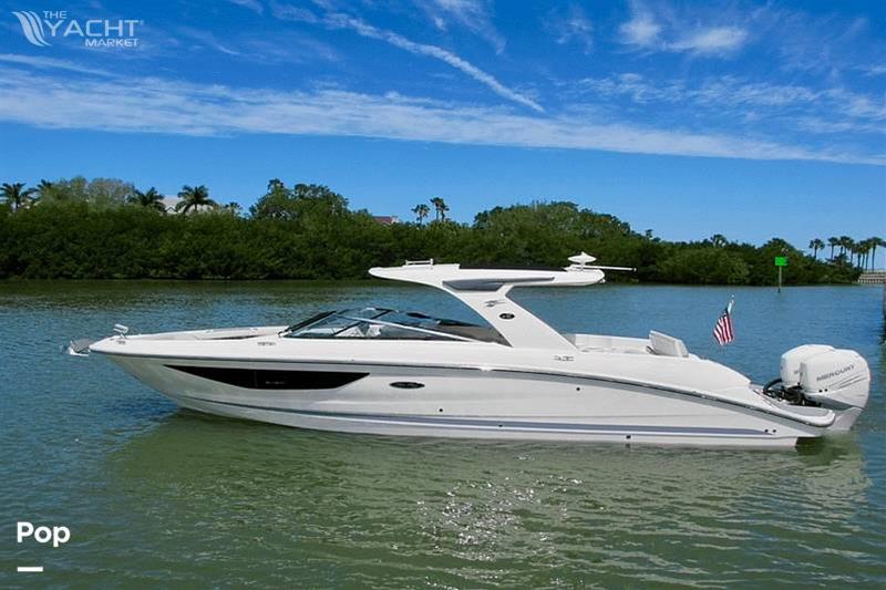 Sea Ray SLX 350 Outboard - 2020 Sea Ray SLX 350 Outboard - Photo #1