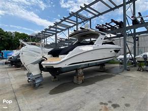 Sea Ray SLX 350 Outboard