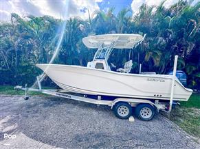 Sea Fox Commander 228