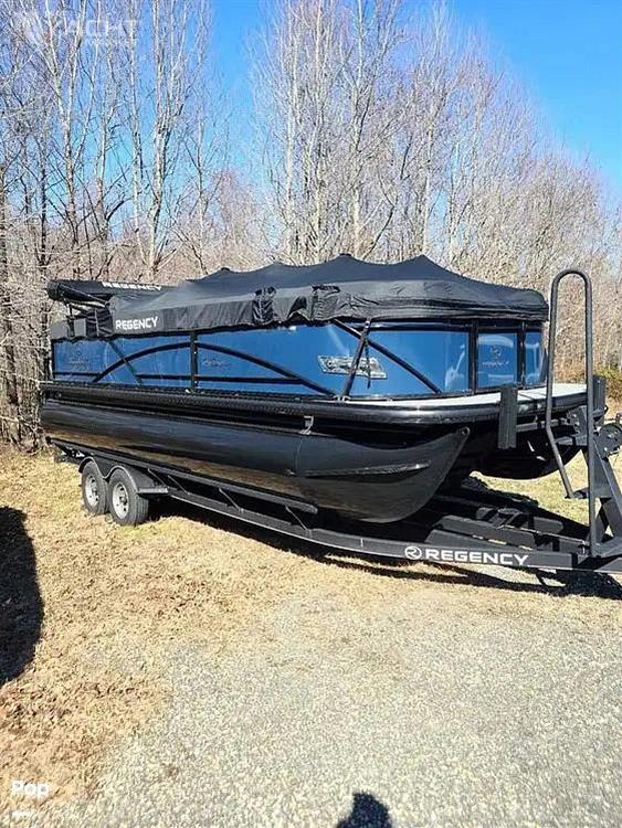 Regency 210 DL3 - 2019 Regency 210 DL3 - Photo #1