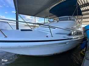 Sea Ray 350 Express Bridge