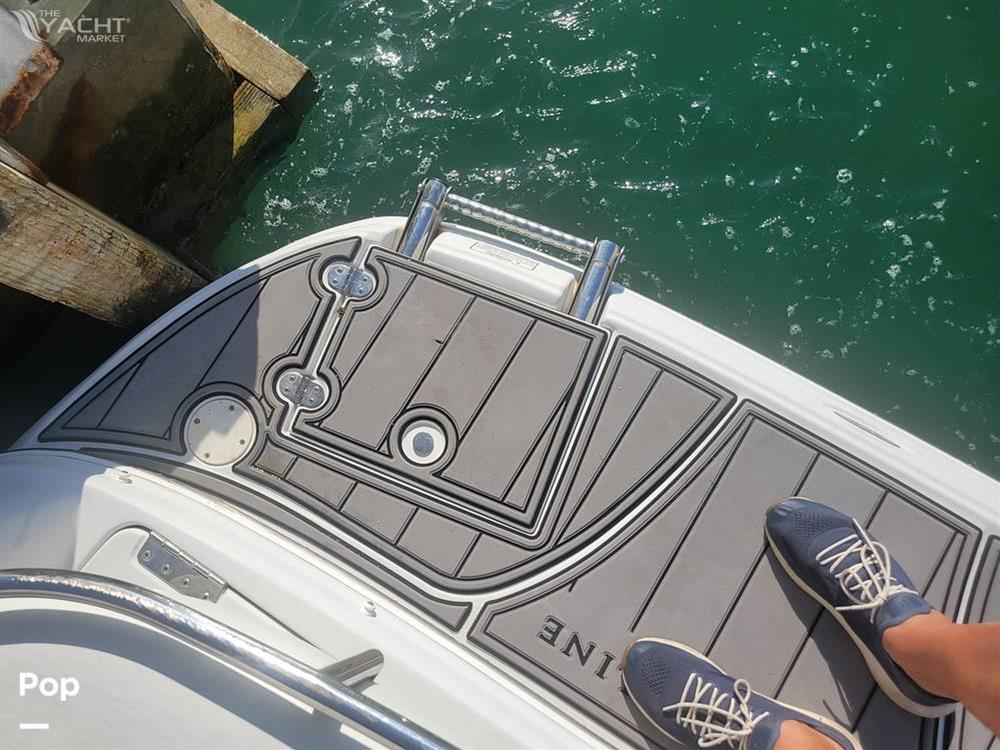 Crownline 250 CR Gebruikt Boot voor voor Verkoop in Miami, Florida