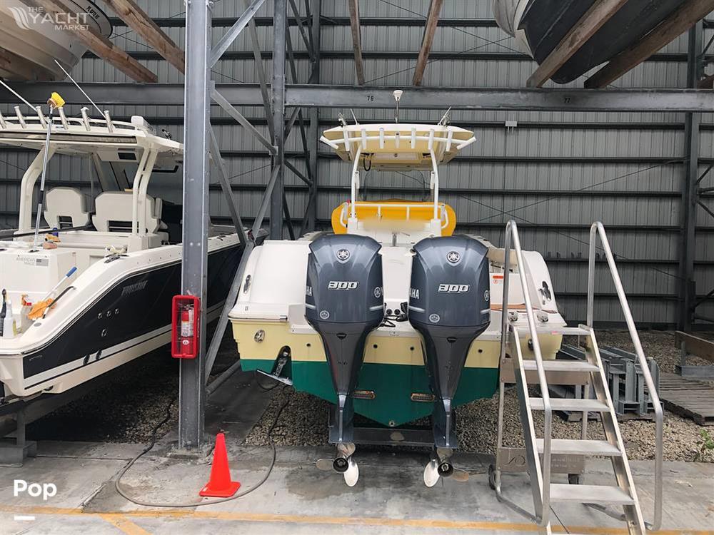 Sea Fox 328 Commander - Underwater Lights