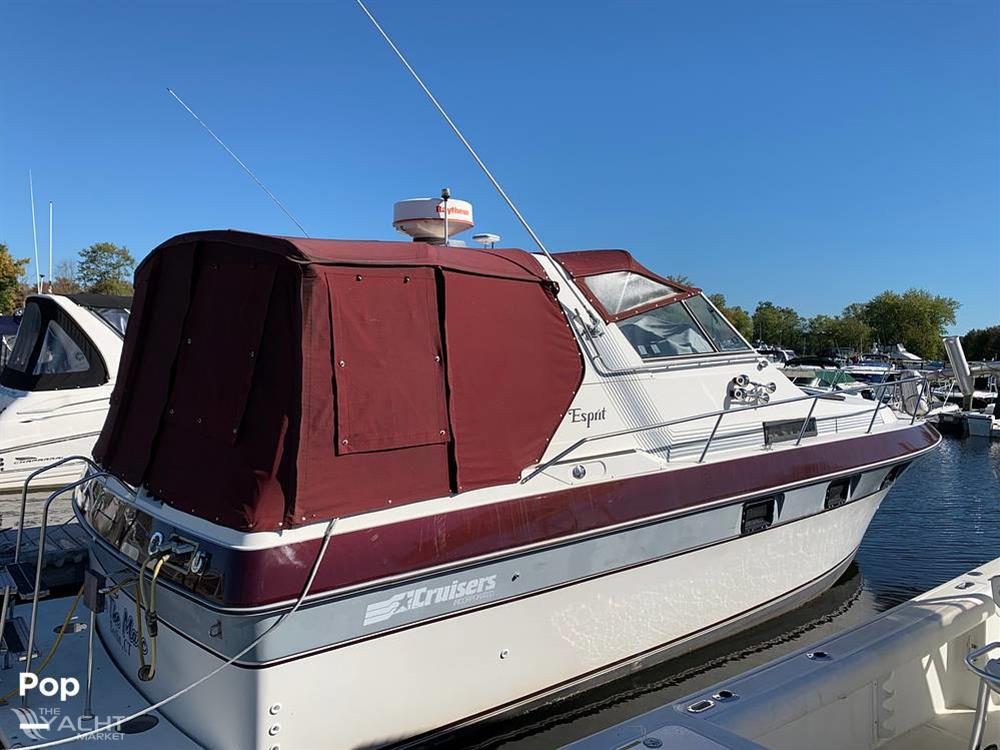 Cruisers Yachts Esprit 337 - 1986 Cruisers Inc. Esprit 337