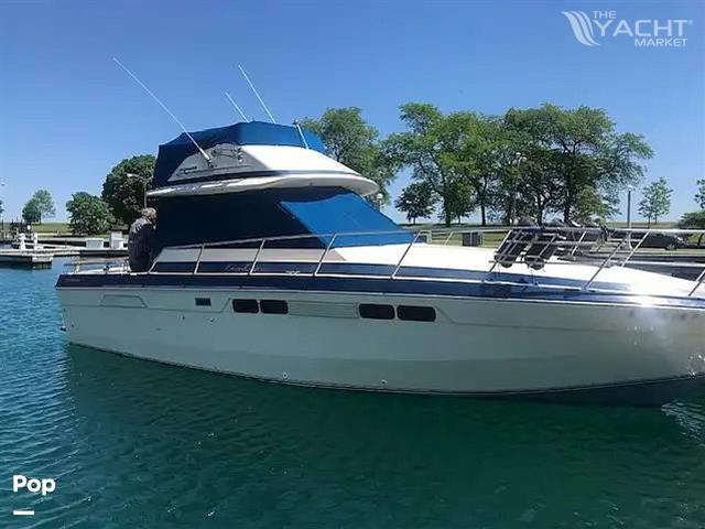 Chris-Craft 333 Commander - 1984 Chris-Craft 333 Commander - Photo #1