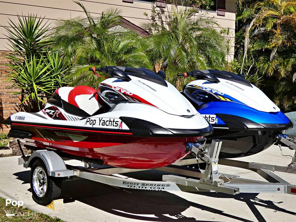 Yamaha FZR &amp; FZS - 2016 YAMAHA FZR andamp; FZS