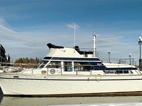 Tollycraft 40 Tri-Cabin