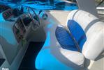 Rinker 330 Fiesta Vee - Cockpit Seat