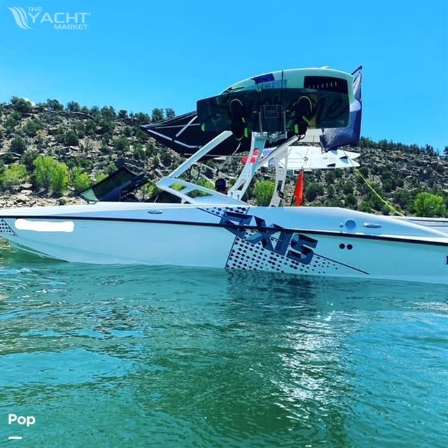 Axis A20 - 2012 Axis A20 - Photo #1