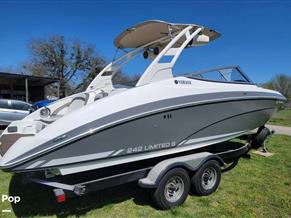 Yamaha 242 Limited