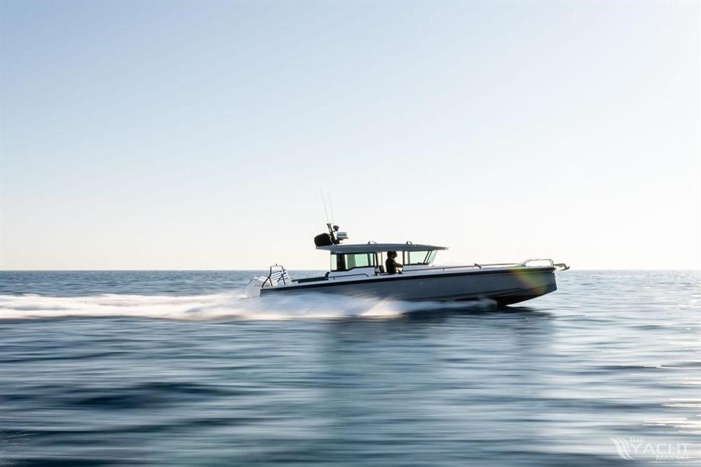 Axopar 37 Cross Cabin