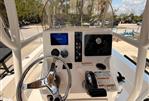 NauticStar 227 XTS - Helm Station