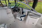 Chaparral 225 SSi - Forward / Rotate Captain's Chair