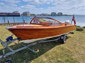 Klassisk Motorbåd Classic Mahogany Daycruiser