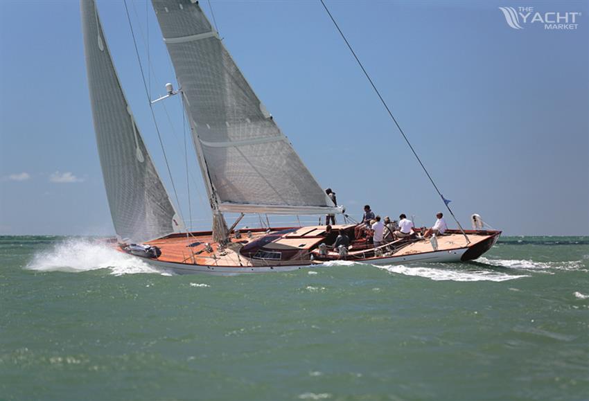 Spirit Yachts R74