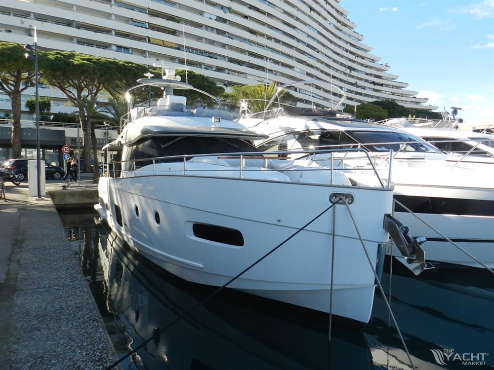 Azimut Magellano 53 - Default Image