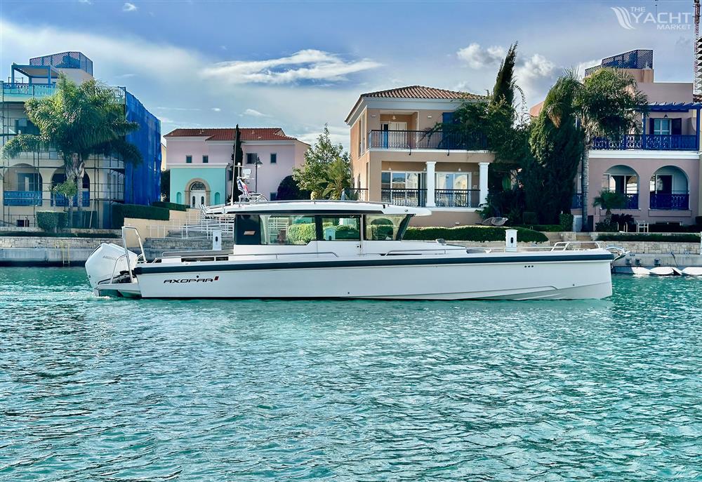 Axopar 37XC Cross Cabin - 0 - Main