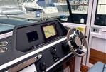 Axopar 28 Cabin - 11 - Helm