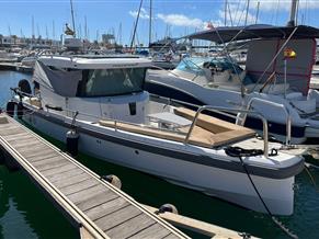 Axopar 28 Cabin