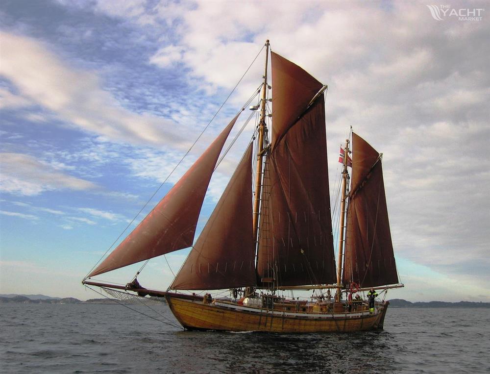 Bremnes B&#229;tbyggeri, Aver&#248;y Colin Archer