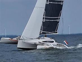Farrier F32R-S folding trimaran