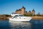 Fairline Phantom 50 - Fairline-Phantom-50-motor-yacht-for-sale-exterior-image-Lengers-Yachts-22-scaled.jpg