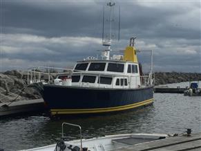 De Vries Lentsch Twin Screw Vessel Powered by Detroit Diesel