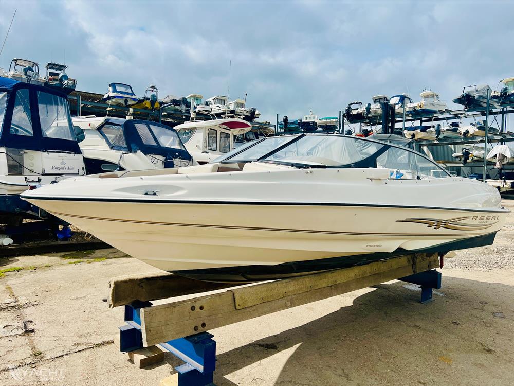 Regal LSR 1800 Bowrider &amp; Trailer