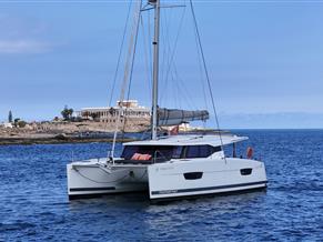 Fountaine Pajot Lucia 40