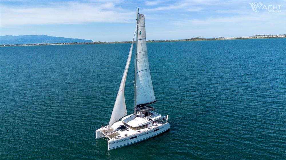 Lagoon 52 Flybridge - Default Image