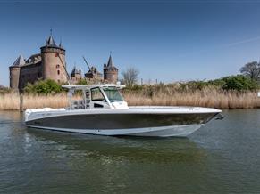 Boston Whaler 370 Outrage