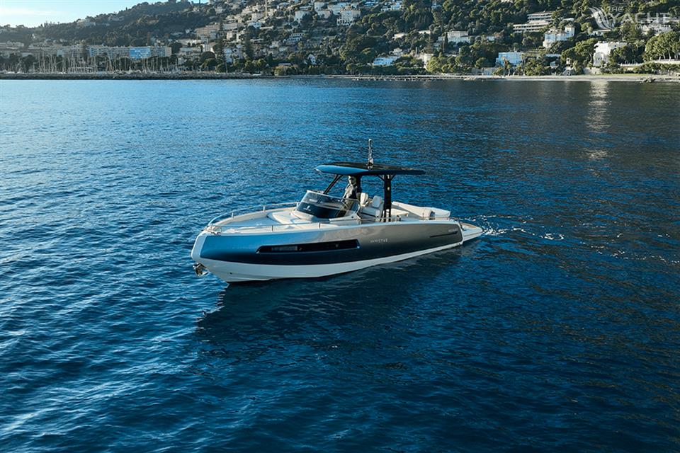 Invictus Yacht GT280