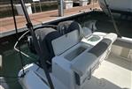Robalo R242 Centre Console