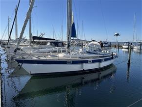 Hallberg Rassy 352