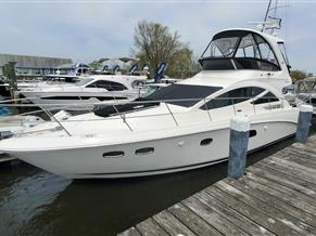 Sea Ray 450 Sedan Bridge