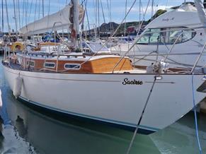 Classic Yacht Robertson 35